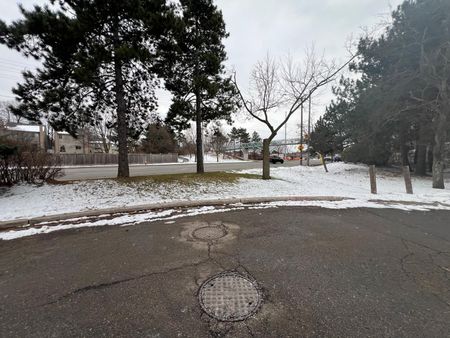 For Lease - 7030 Copenhagen Road Unit# 28 (Basement Studio), Mississauga, Ontario - Photo 2