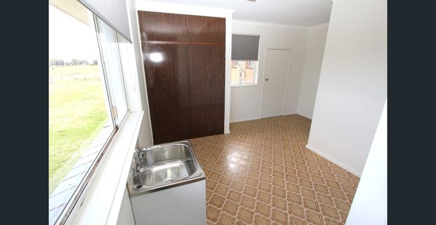 Comfortable & Spacious Family Living, 10km from Swan Hill - Photo 1