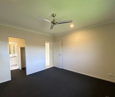 Modern Family Home - Photo 5