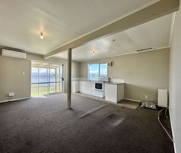 2-Bedroom Flat in Newlands - Photo 3