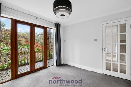 4 bedroom detached house to rent - Photo 2