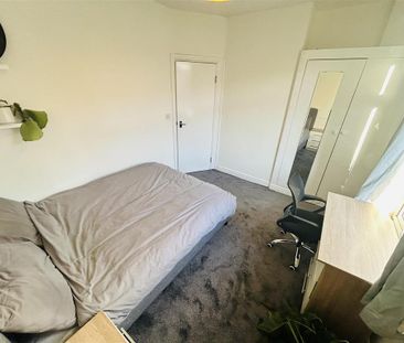 4 bedroom terraced house to rent - Photo 2