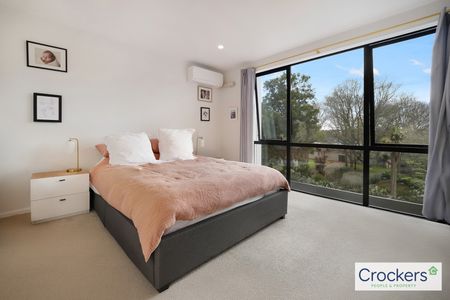 Stylish Three Bedroom Home in Glenfield - Photo 5