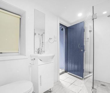 Studio in prime location- Access via Ryedale lane - Photo 3