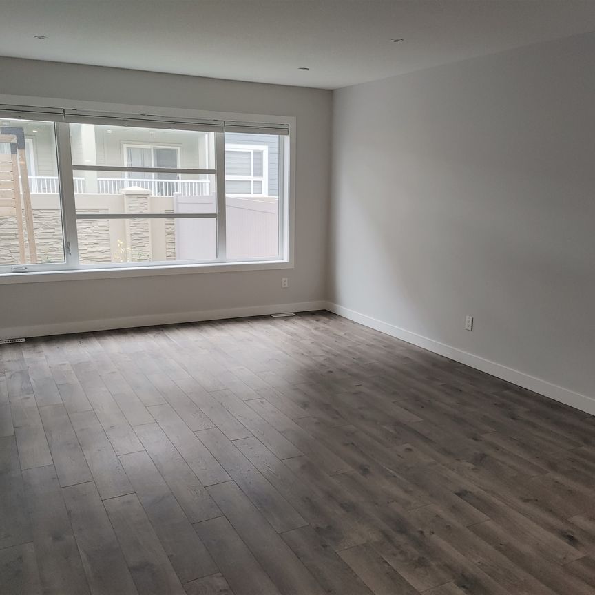 114-3960 GREEN FALLS - Photo 1