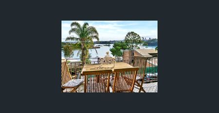 Fully Furnished: Harbour view Living - Photo 3