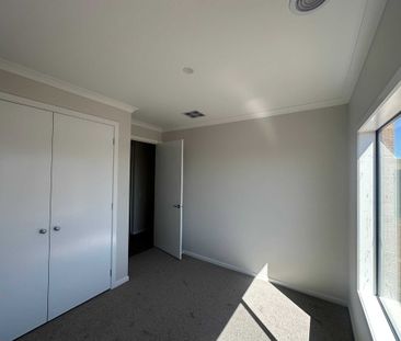 Modern Living with Comfort, Space, and Style - Photo 2