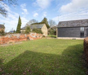 4 bedroom semi-detached house to rent - Photo 6