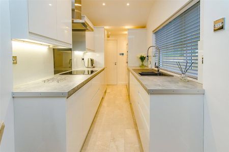 2 bedroom terraced house to rent - Photo 2