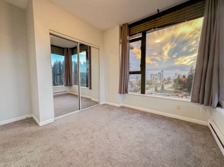 Bright 2 Bedroom Condo In Victoria Hill With Ac & Underground Parking - Photo 2