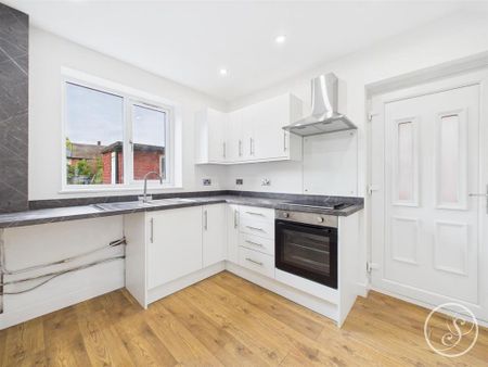 3 bedroom semi-detached house to rent - Photo 5