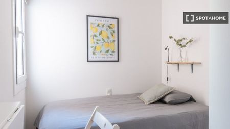 4 room luxury Apartment for rent in L'Hospitalet de Llobregat, Spain - Photo 3