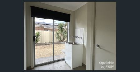 FOUR BEDROOM HOME NEAR SCHOOLS - Photo 2