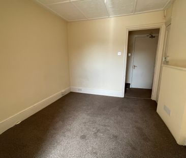 South Street, Eastbourne - Photo 2