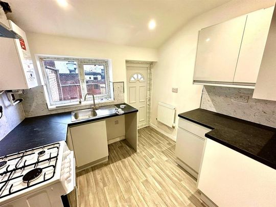 2 bedroom terraced house to rent - Photo 1