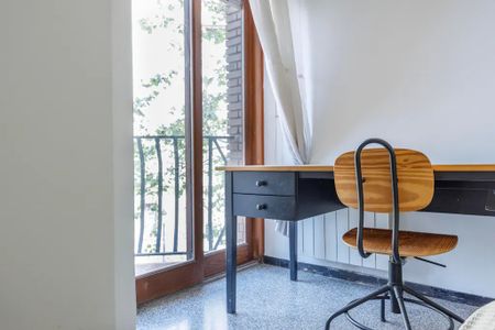 Passeig de lAlbereda, Valencia, Valencian Community 46010 - Photo 2