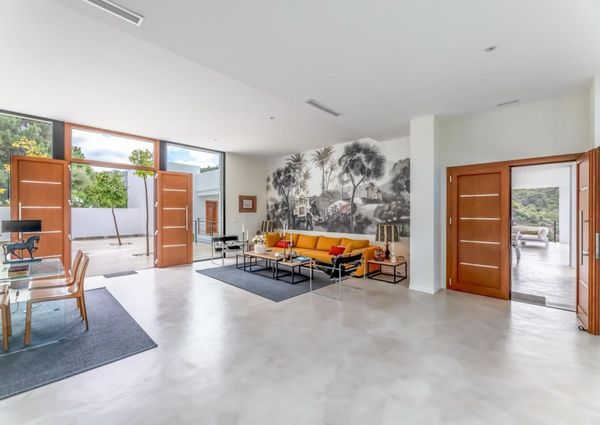 FANTASTIC LUXURIOUS VILLA IN MARBELLA