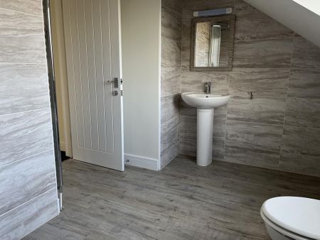 4 bedroom detached house to rent - Photo 4