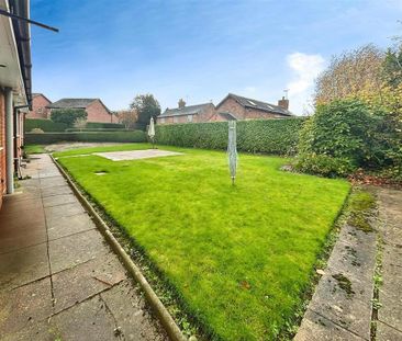 3 bedroom detached bungalow to rent - Photo 6