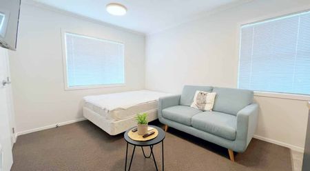 Convenient Crescent Court (90 Day Tenancy Only) - Photo 3