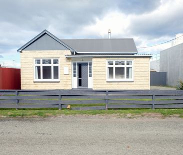 LARGE FAMILY HOME - Photo 1