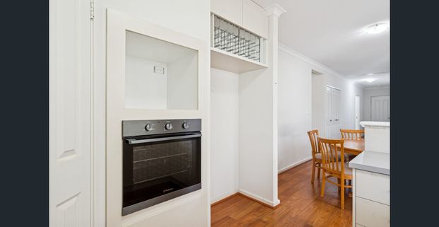 Modern 3-Bedroom Villa in Quiet Bentley Location - Photo 1