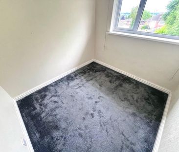 2 bedroom Flat To Let - Photo 2