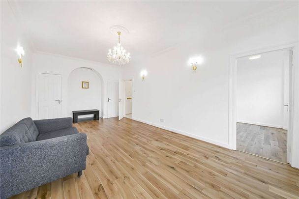 Two bedroom apartment set within a portered block in St. John's Wood - Photo 1