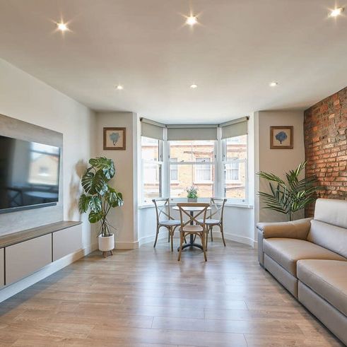 Eastborough - Photo 1