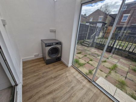 3 bedroom terraced house to rent - Photo 5