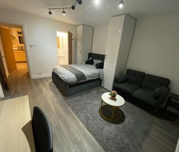 Room in a Shared House, College Avenue, HA3 - Photo 4