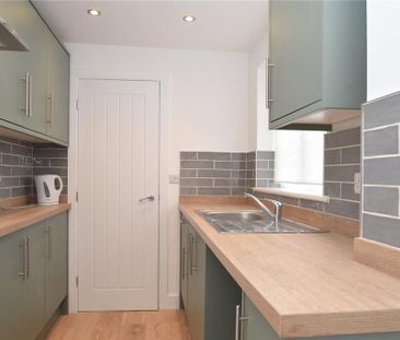 4 bedroom terraced house to rent - Photo 6