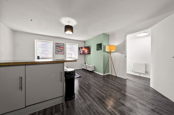 2 Bed Terraced House, Manor House Lane, BS14 - Photo 1