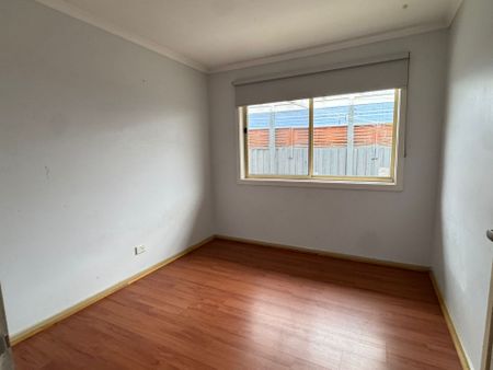 Charming Family Home in Meadow Heights - Photo 2