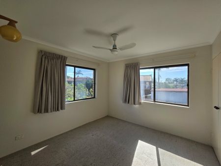 BEACHSIDE LIVING AWAITS IN BELLARA! - Photo 4
