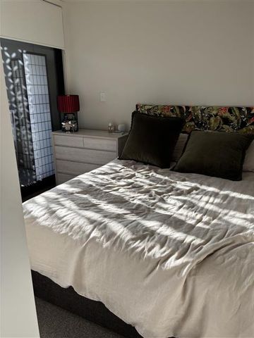 PARNEL CUTIE - 1 BEDROOM APARTMENT - Photo 4