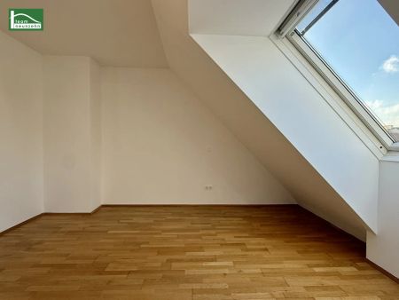 Großzügige 4-Zimmer Dachgeschosswohnung inkl. Einbauküche, Klimaanlage und sonniger Freifläche! - Photo 5