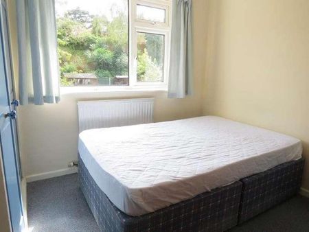 Bedroom Detached House In Winton, BH9 - Photo 2