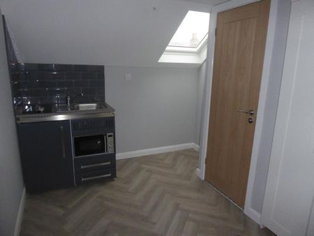 Studio to rent - Photo 3