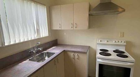 Refurbished Two-Bedroom Delight - Photo 4