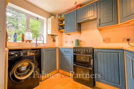 2 bedroom terraced house to rent - Photo 4