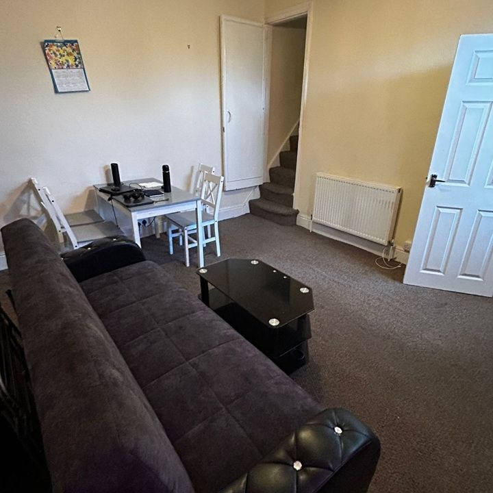 2 Bed Terraced House, Haddon Road, LS4 - Photo 1