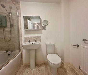 3 bedroom terraced house to rent - Photo 4