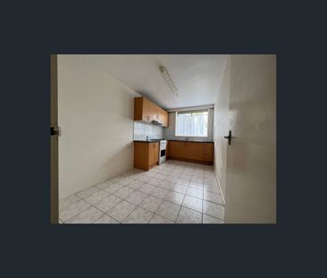 2/11 Owen Street, Footscray, Vic 3011 - Photo 5