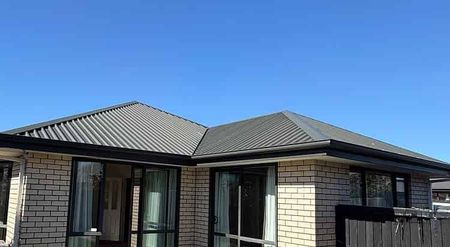 Large newly built 4bdrm home - Photo 2