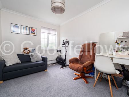 Farnham Court, Cheam, SM3 - Photo 4