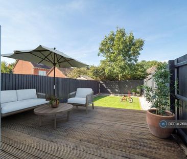 1 bedroom in a house share to rent - Photo 2