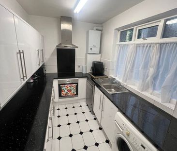 Room in a Shared Flat, Parchmore Way, CR7 - Photo 5