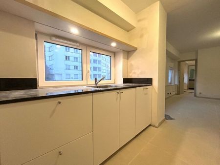 Parc Duden - Appartement moderne 1 ch +/- 60m² - Forest - Photo 3
