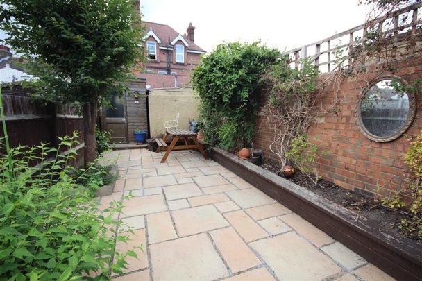 2 bedroom Terraced House to let - Photo 1